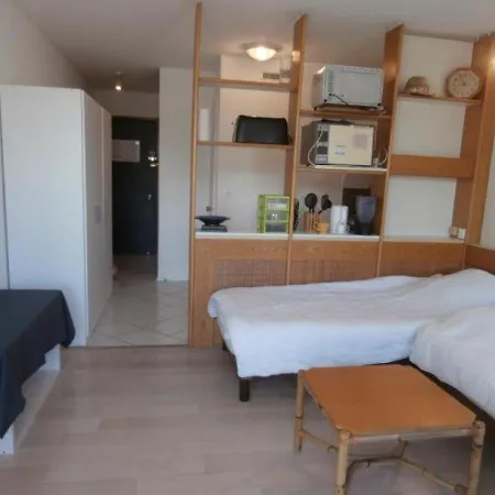 En Front De Avec Piscine A - Fr-1-3-418 *