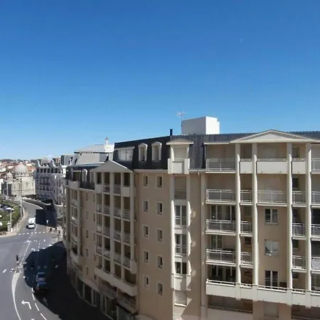 En Front De Avec Piscine A - Fr-1-3-418 *