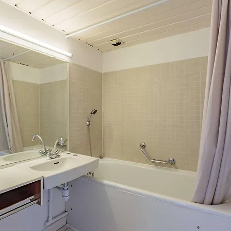 En Front De Avec Piscine A - Fr-1-3-418