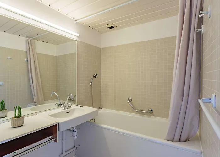 En Front De Avec Piscine A - Fr-1-3-418